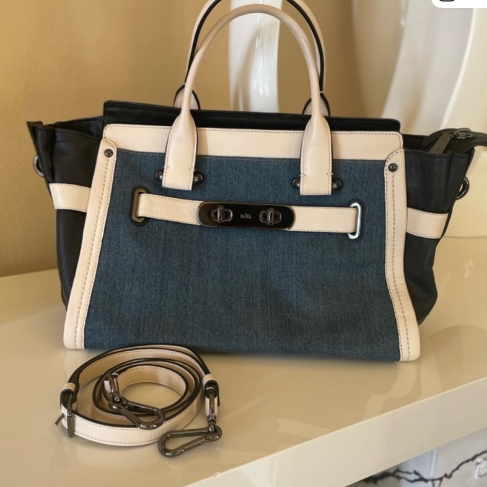 Coach swagger soft denim and navy bag. - Picture 5 of 12